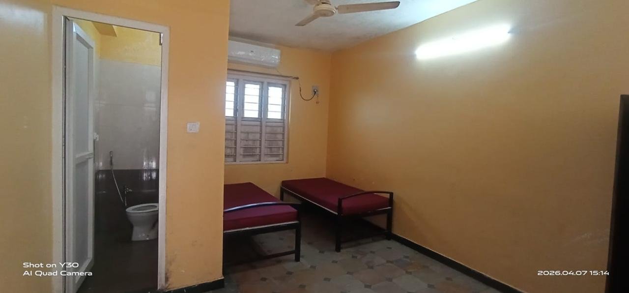AC Hostel Room